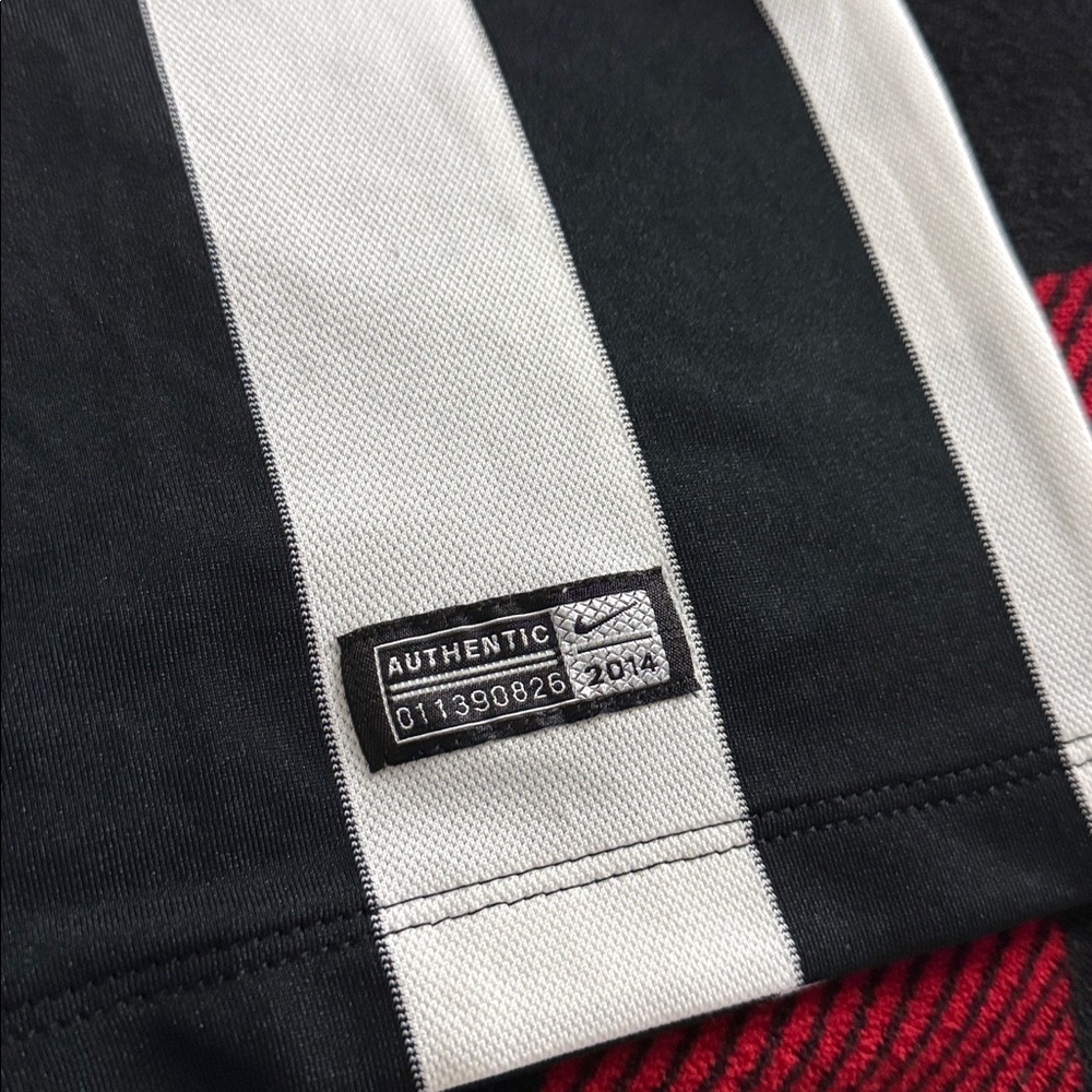 VINTAGE Juventus #6 Paul Pogba 2014-15 Nike Home Jersey - Picture 8 of 11